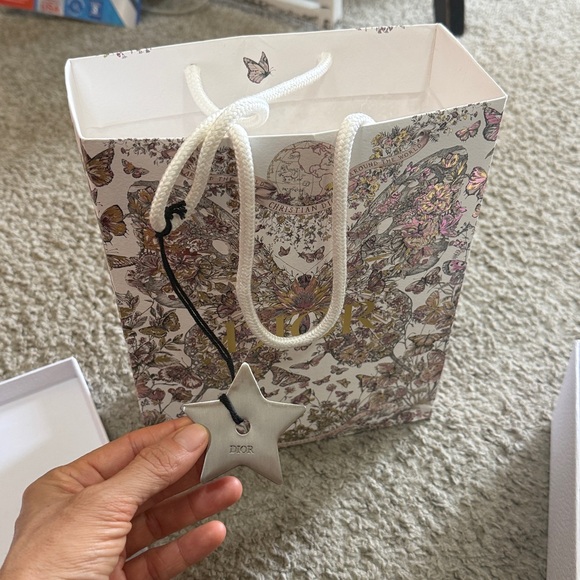 Dior Gold and Pearl Heart Padlock Earrings - Picture 11 of 17